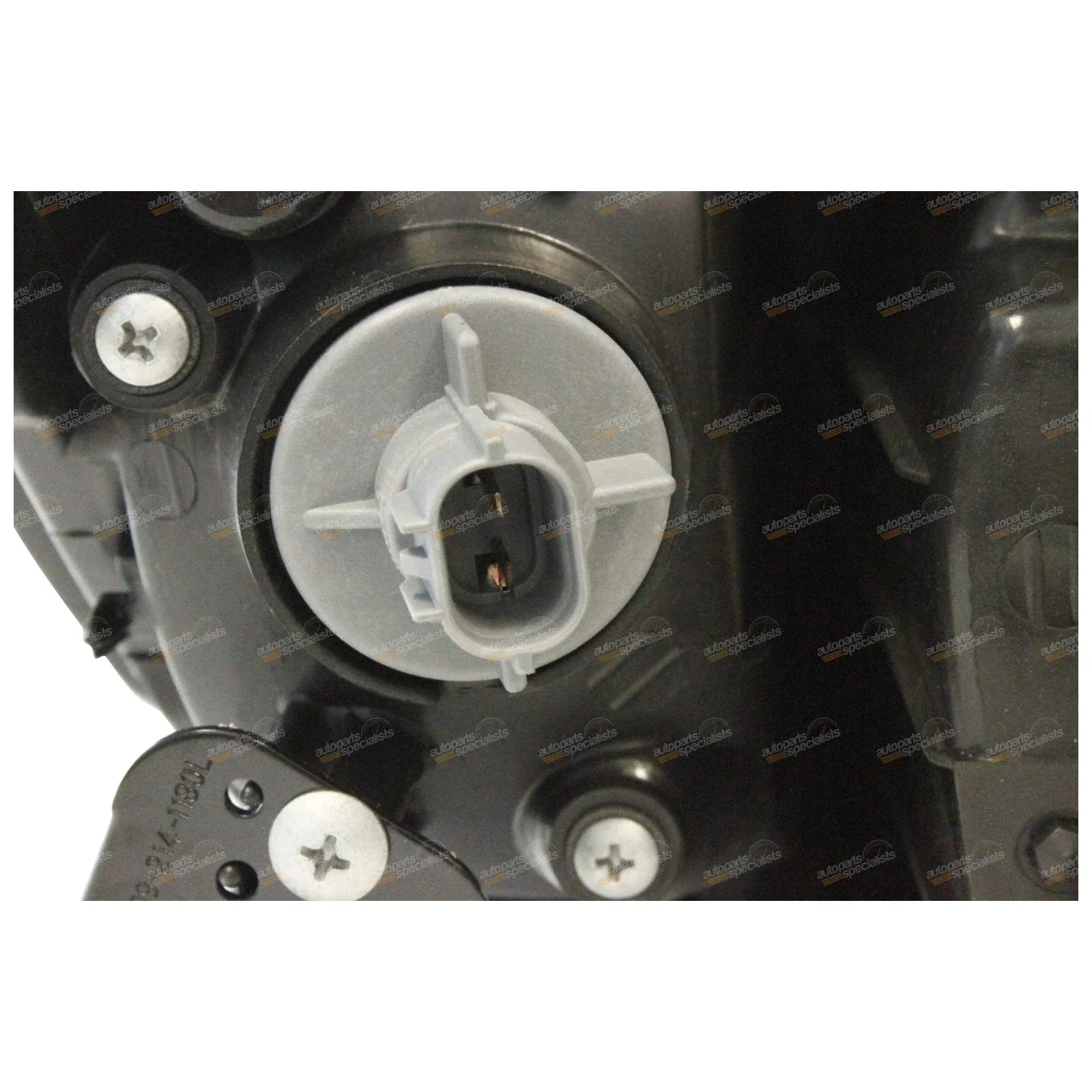 Left Hand Headlight with Clear Blinker for Mitsubishi Triton (2006-2009)