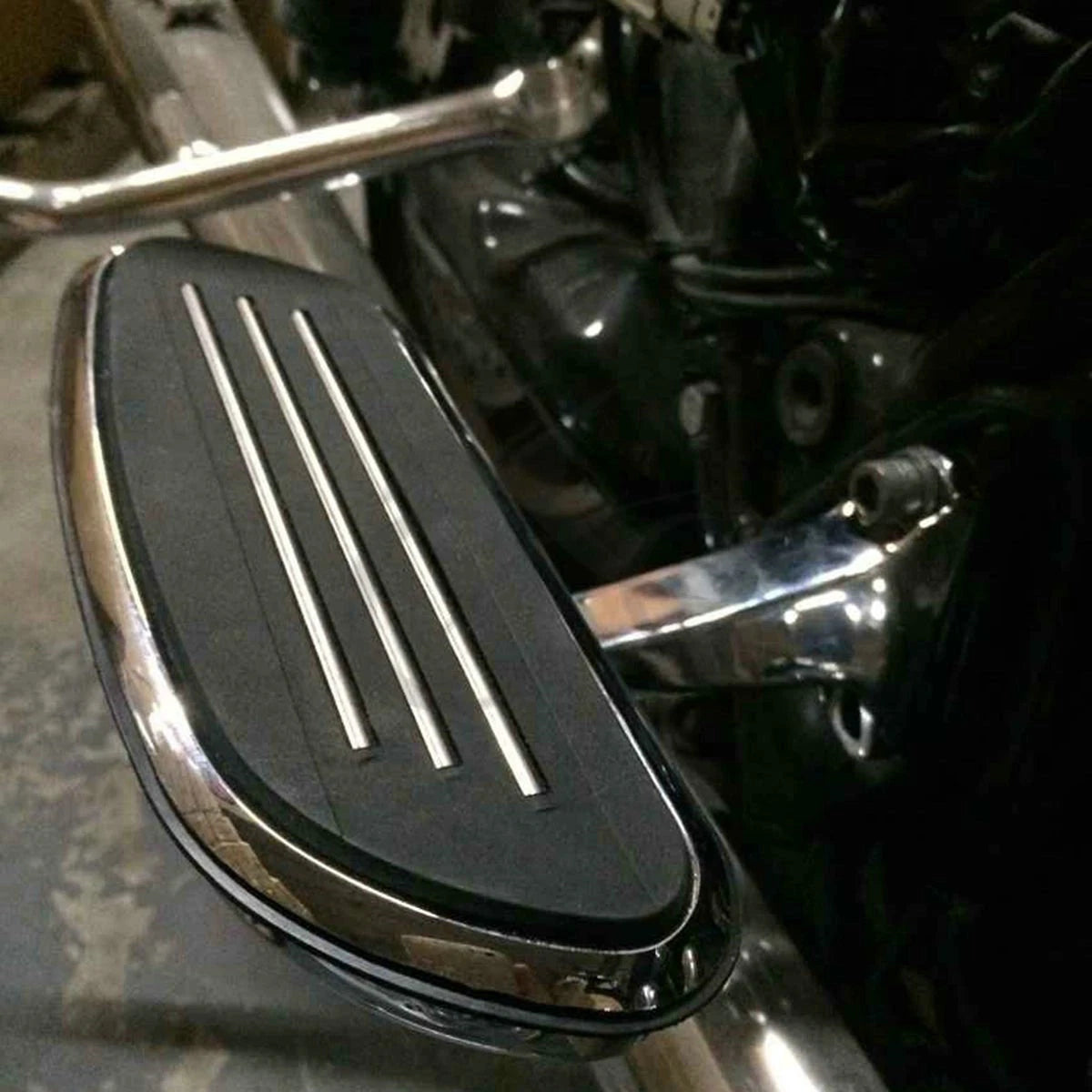 Passenger Floorboard & 1-1/4" Highway Footpeg Pegs for Harley Touring (1993–2024)