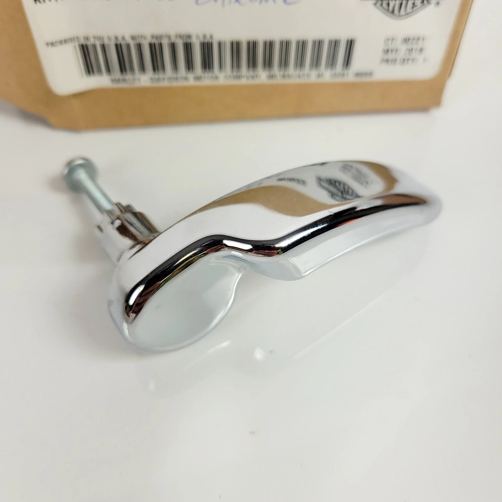 Left Saddlebag Lid Lifter Handle Chrome for Harley-Davidson (2014–2025)