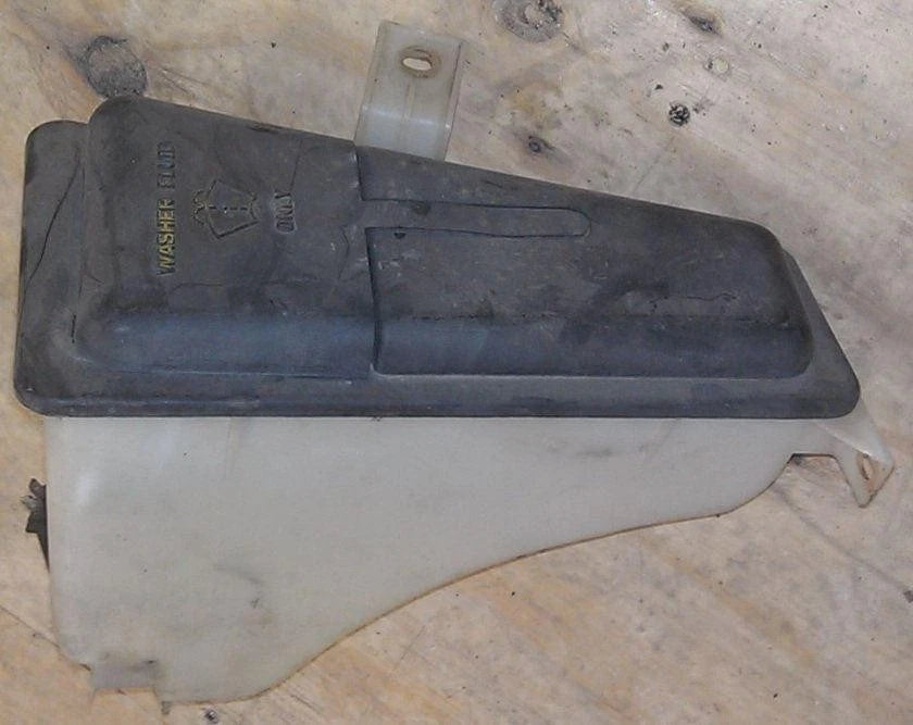 Washer Fluid Tank with Pump for Ford Thunderbird Cougar (1989–1992)