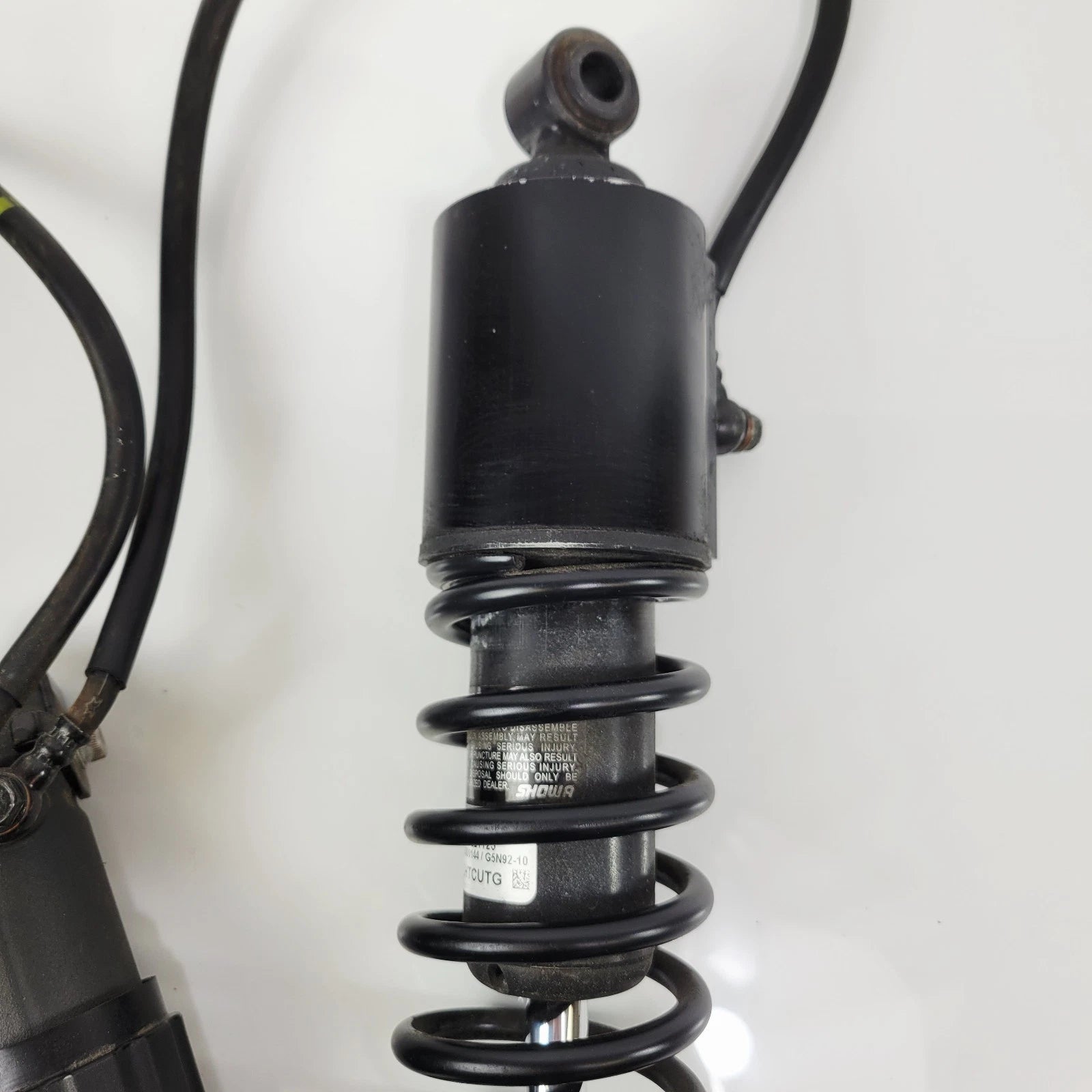 13" Adjustable Rear Shock Absorbers for Harley-Davidson Tri Glide (2013–2023)