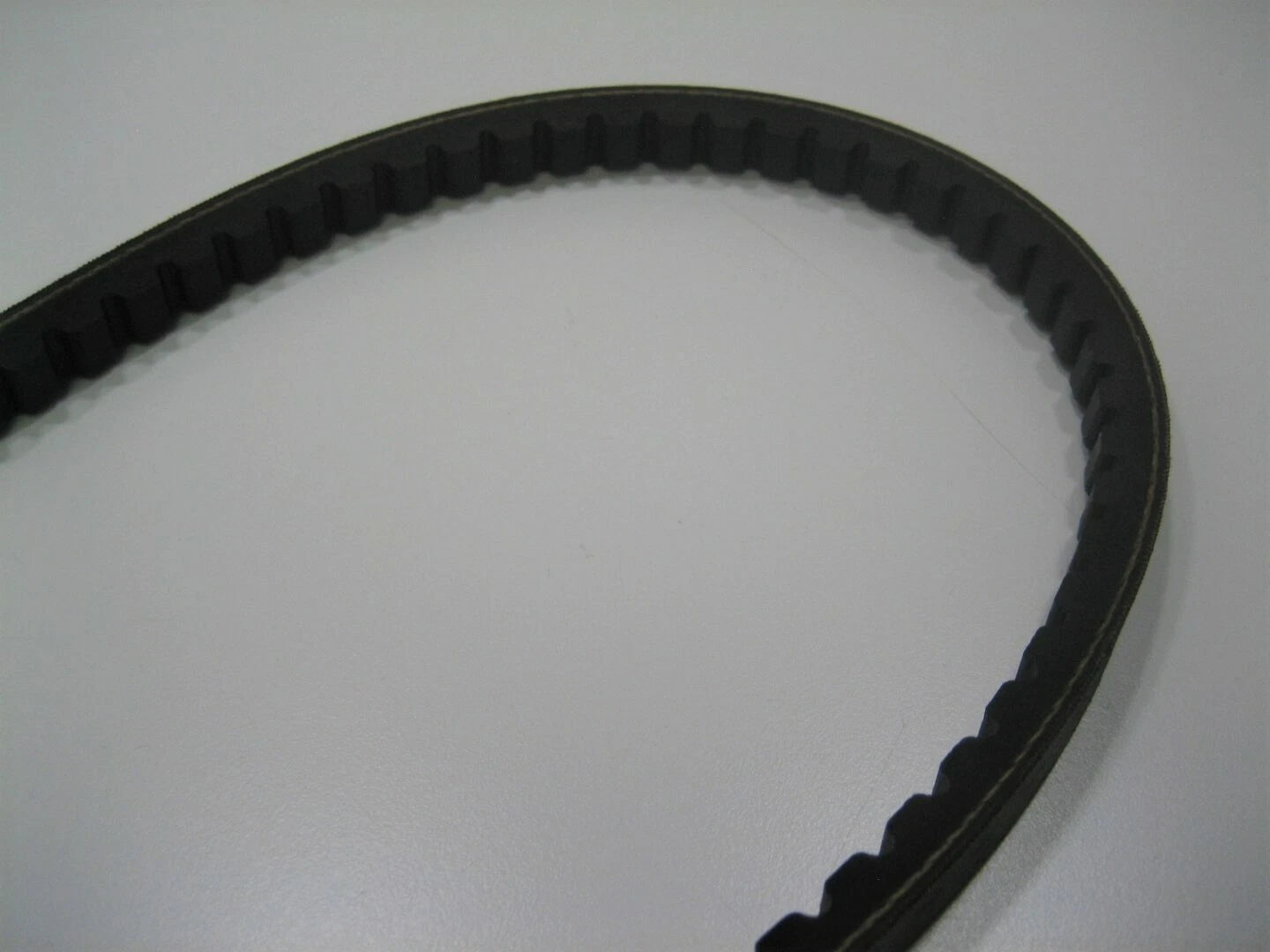 V-Belt for Volvo Penta Sterndrive Inboard Motor (OEM 967122)