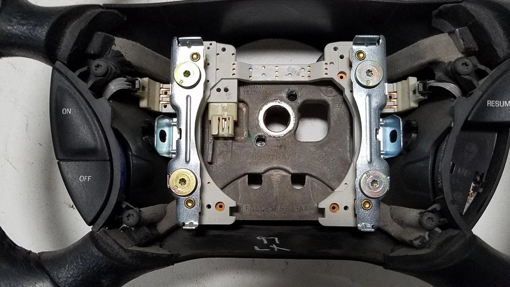 Steering Wheel with Switches for Ford Thunderbird Cougar (1996–1997)