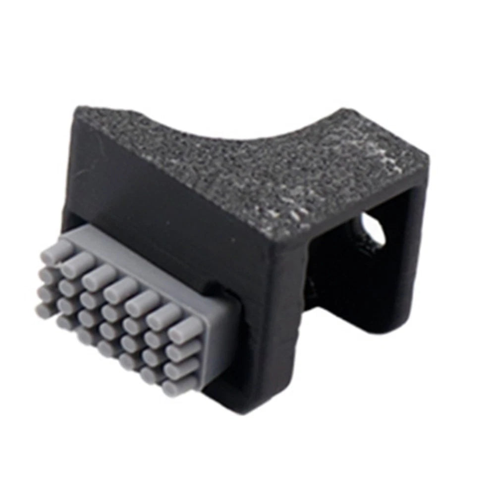 Heat-resistant brush nozzle cleaning tool for automotive use
