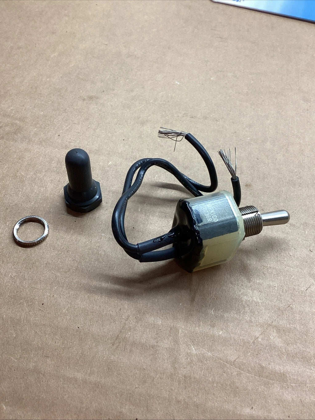 Sierra TG19540 Momentary Toggle Switch for (15 Amps)