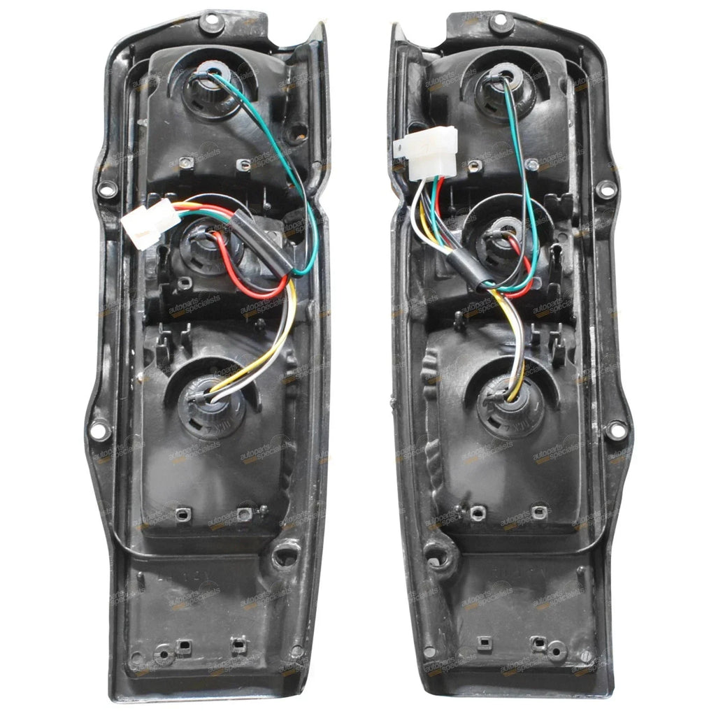 Tail Lights 2 x LH+RH for Toyota Hiace (1983–1989)