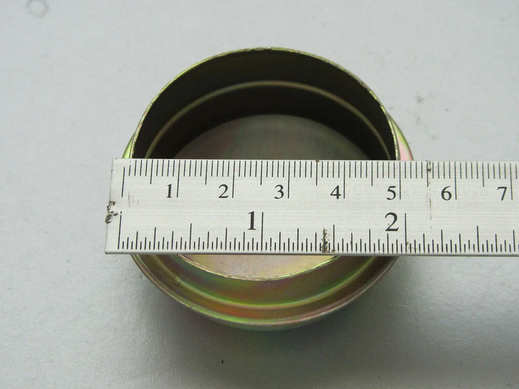 Centre Wheel Hub Axle Bearing Dust Grease Caps for Toyota Hilux RN20 RN25 (72-78)