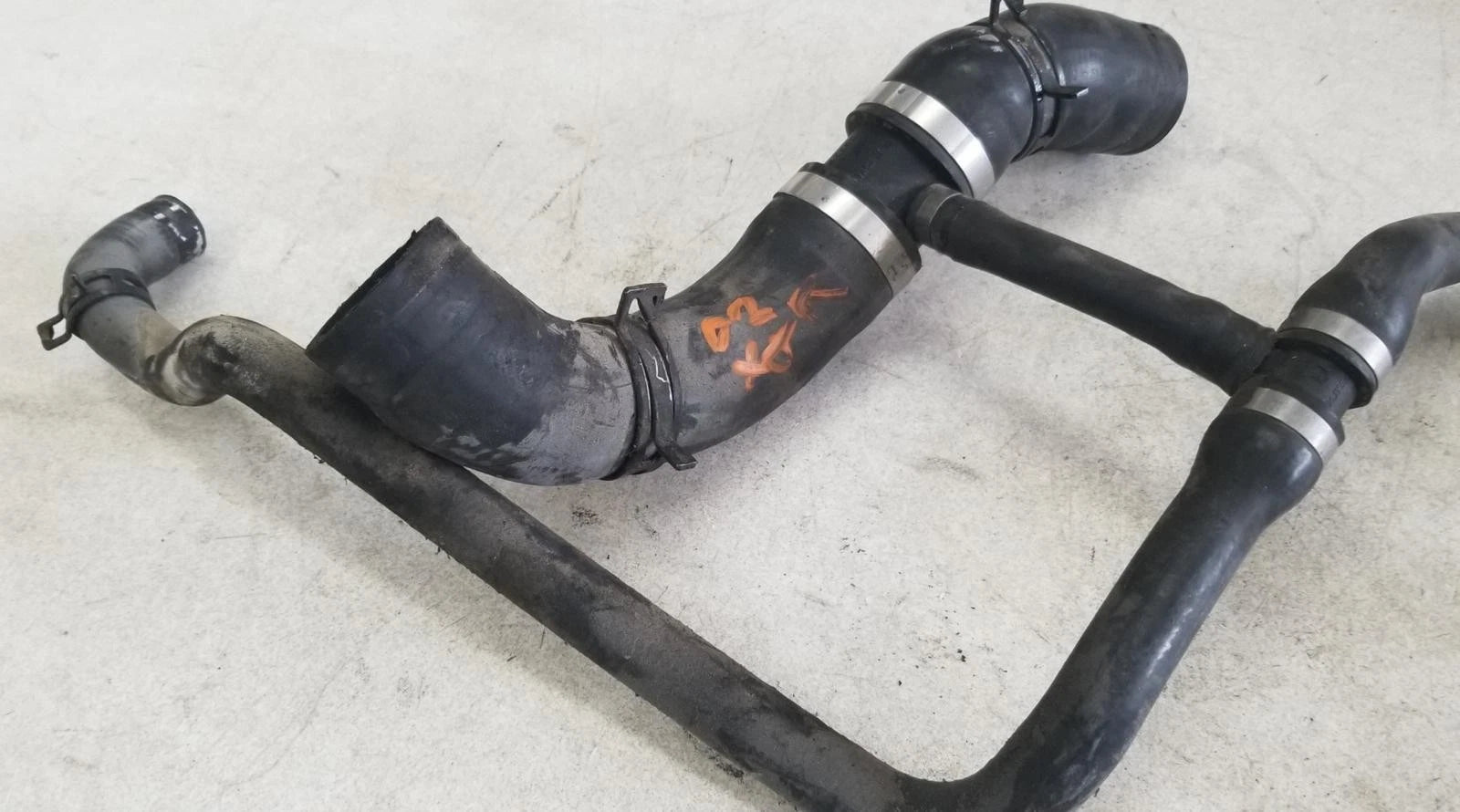 Thermostat Cover Coolant Hose for Jaguar XJR XKR (1998–2003)