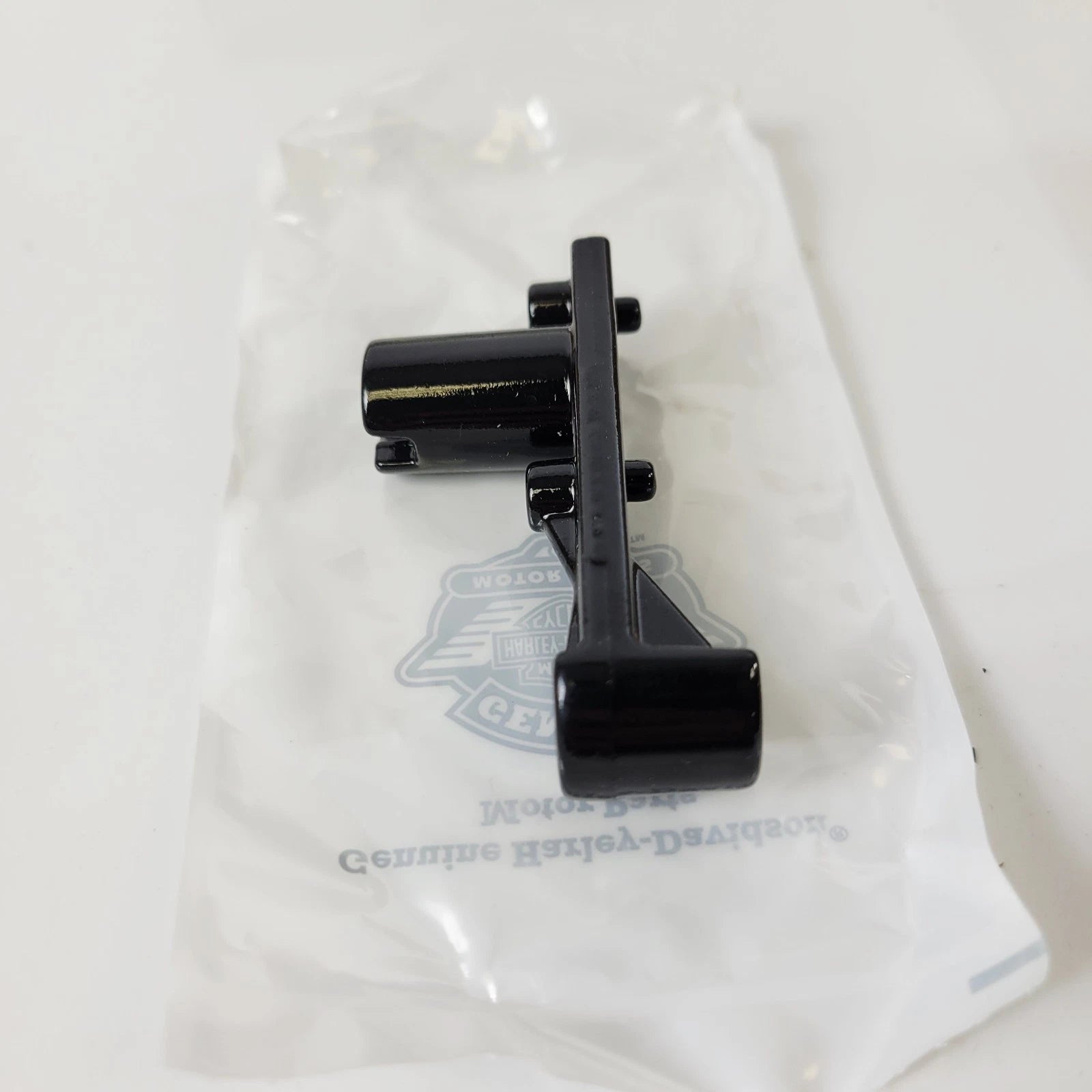 Saddlebag Latch Arm for Harley-Davidson Dyna Switchback (2012–2016) - Gloss Black 90200481