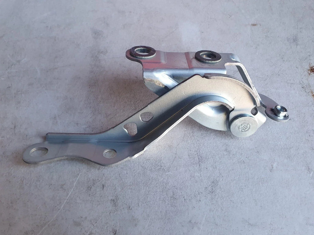 Bonnet Hinge Left Side Front for Toyota HiAce (2005–2019)