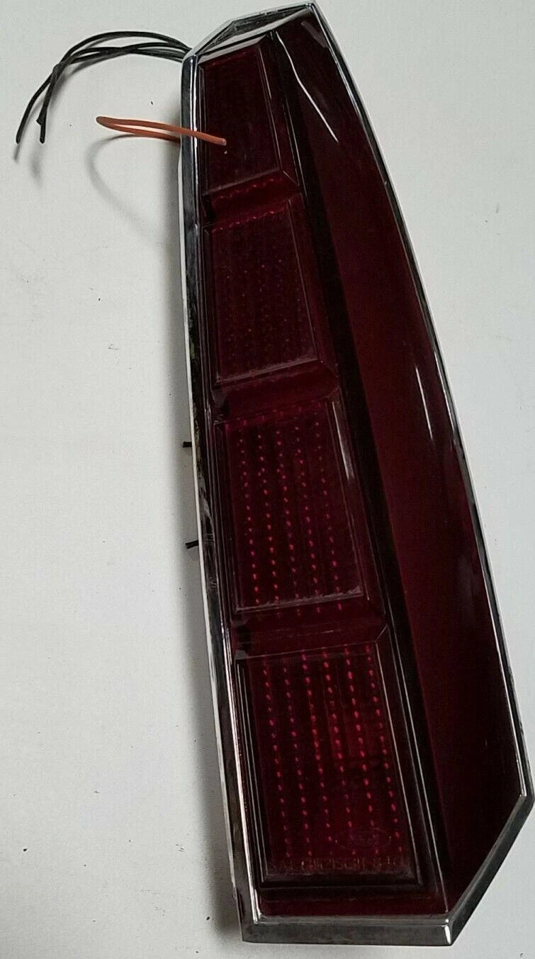 RH Brake Corner Tail Light for Lincoln Continental (1984–1987)