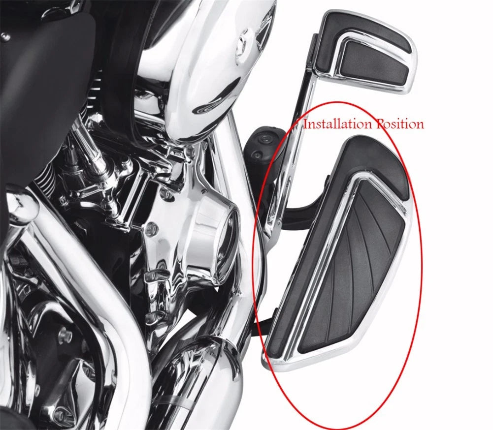 Chrome Airflow Rider Footboard Kit for Harley FLD/Softail (2012–2016)