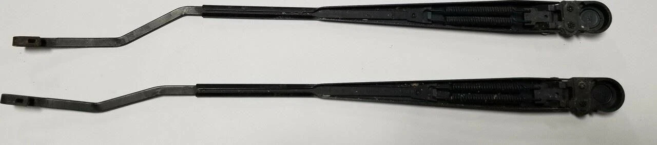 Wiper Arm Set for Lincoln Continental (1995–1997)