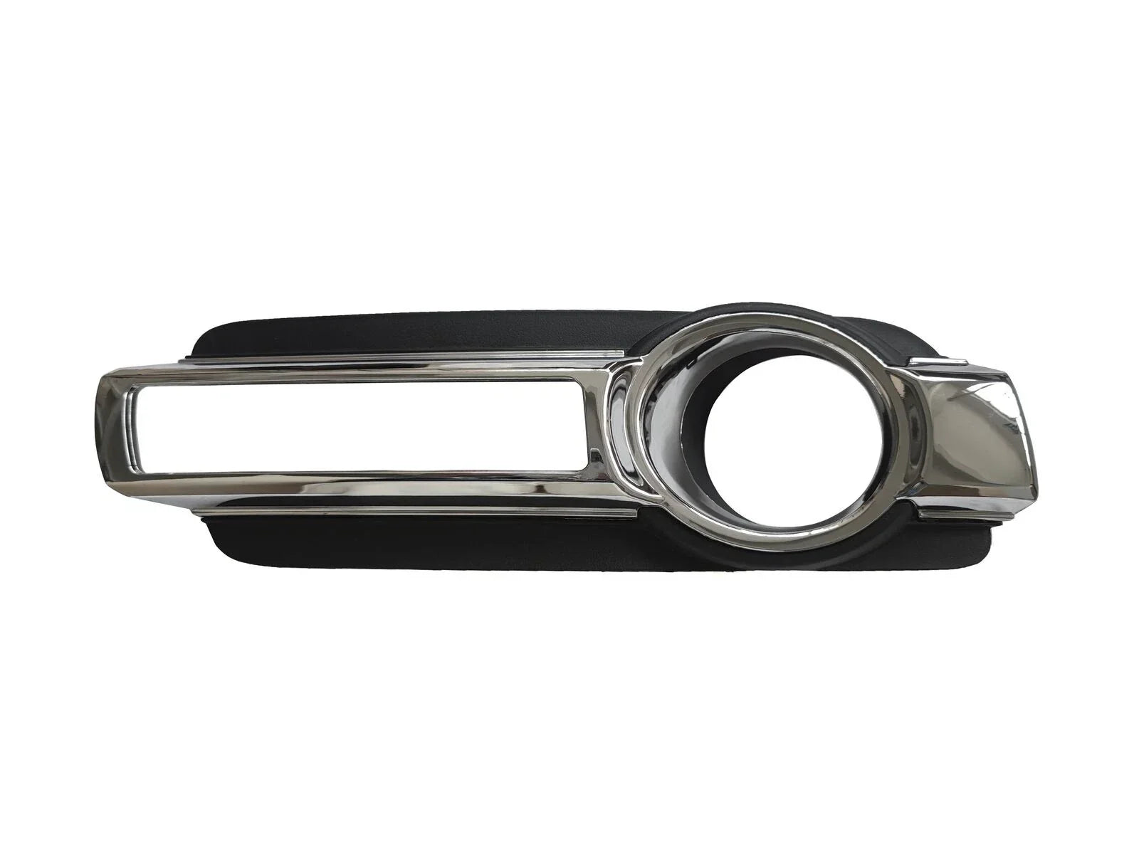 Fog Light Bezel Trim Right Side for Mitsubishi Pajero NX (2014–2021)