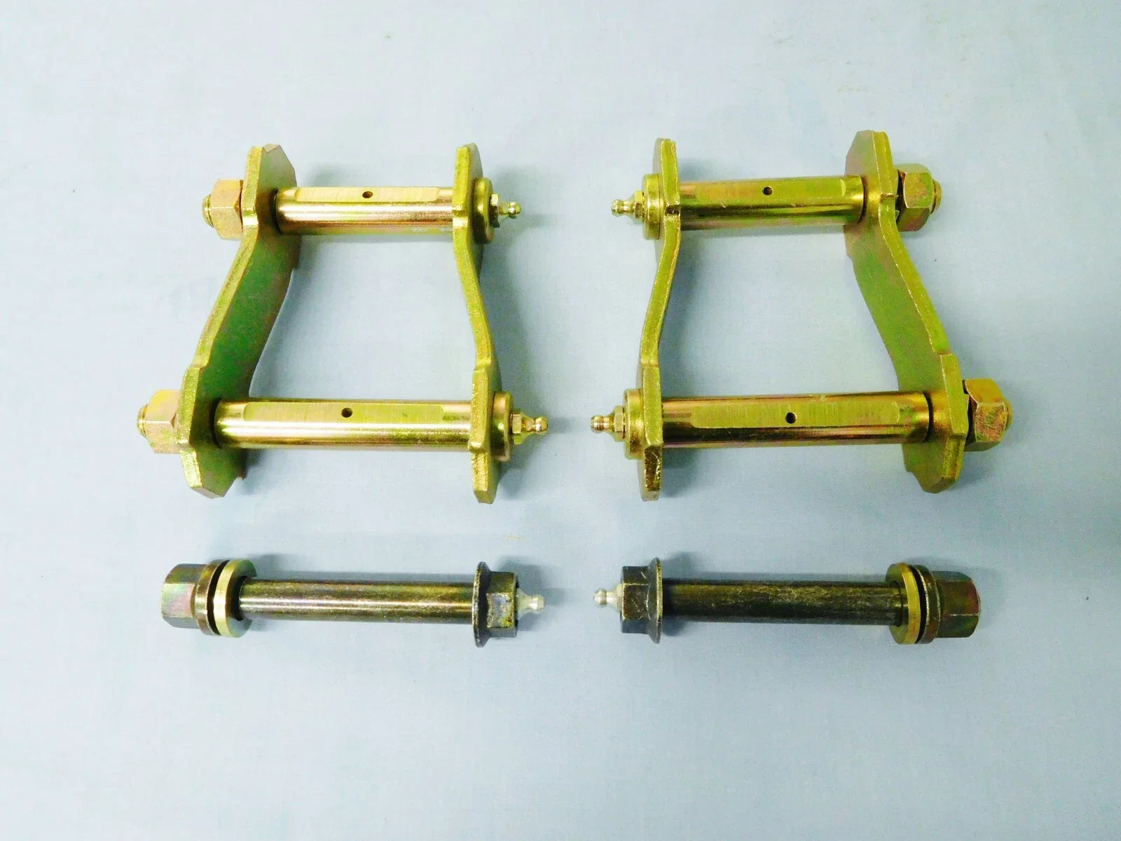 Rear Greasable Spring Shackles & Pins for Toyota Hilux (1997-2004)