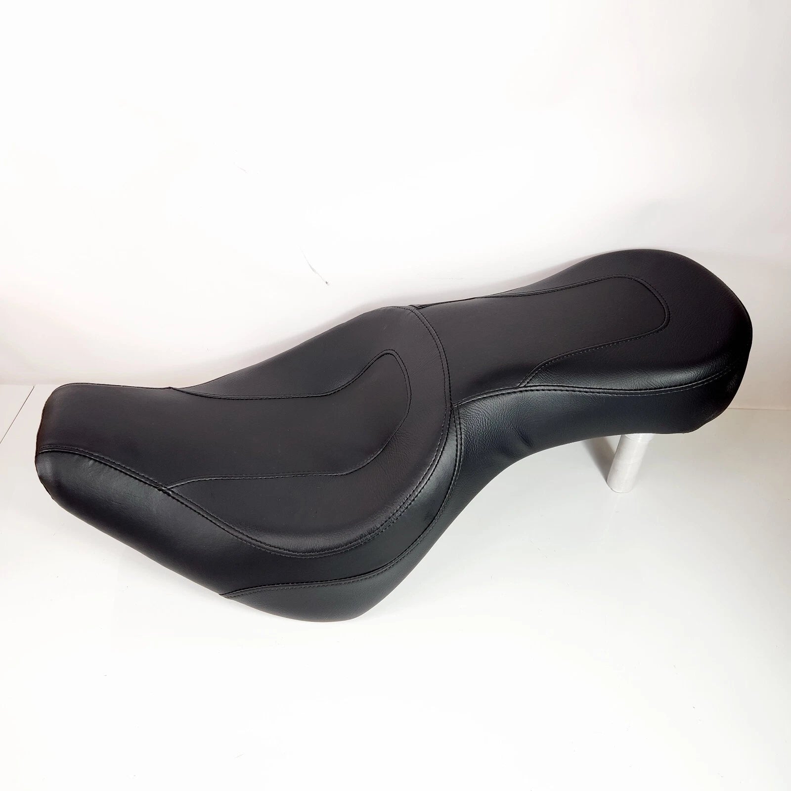 Sundowner Seat for Harley M8 Softail Heritage Street Bob Deluxe (2018–2024)