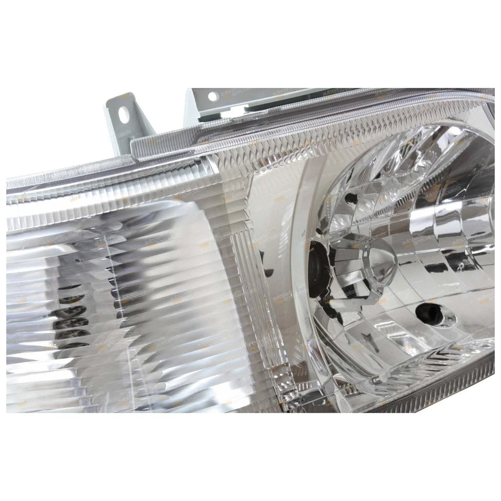 2 x Headlights LH+RH for Toyota Hiace Van LWB/Commuter (2005–2010)