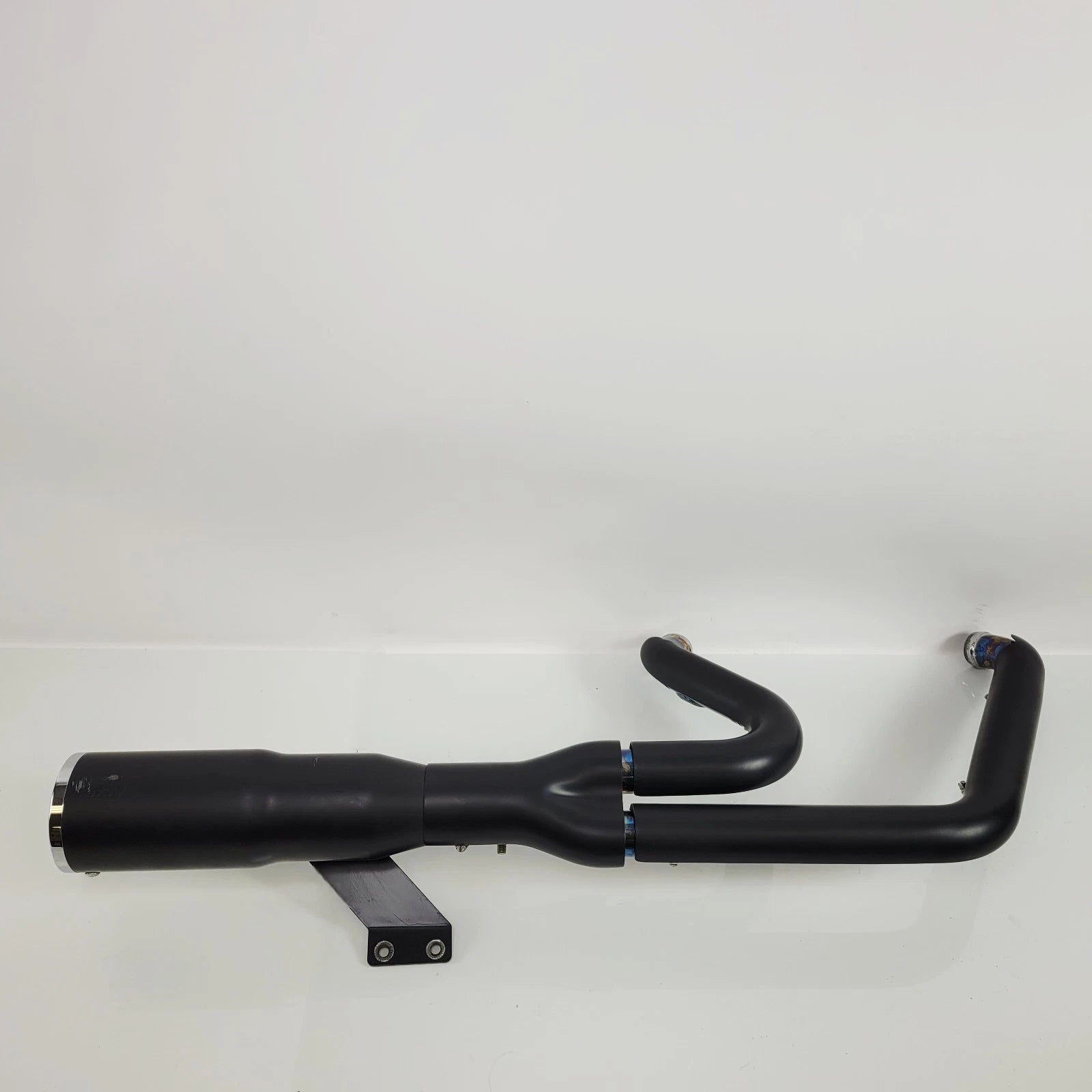 Vance & Hines 46545 Hi-Output 2-1 Exhaust for Harley Breakout (2013–2023)
