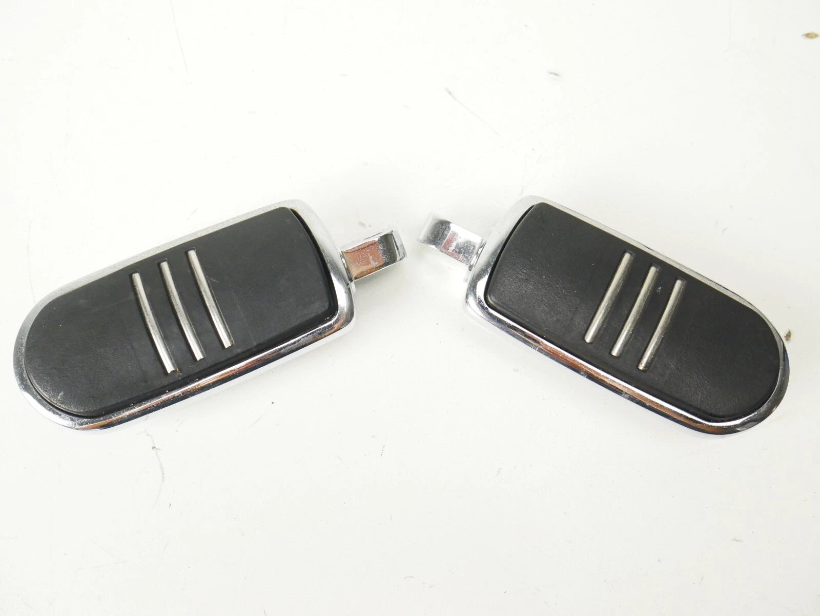Chrome Passenger Highway Foot Pegs for Harley Street Touring