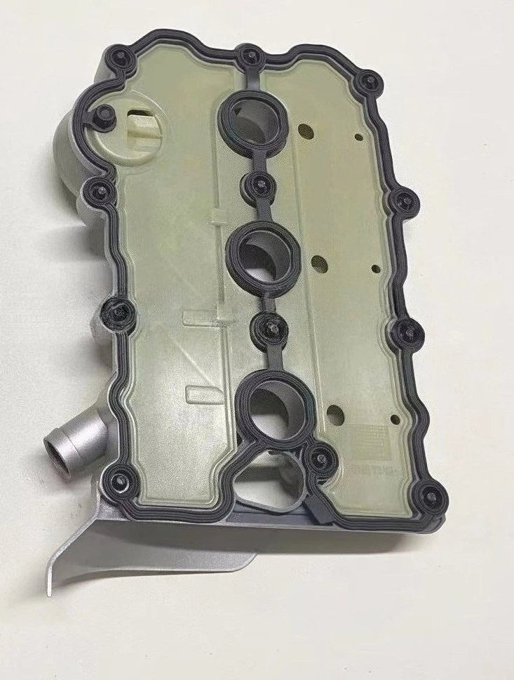 Valve Cover Left Driver Side with Gasket for Audi A4 A6 Quattro (2003–2012)