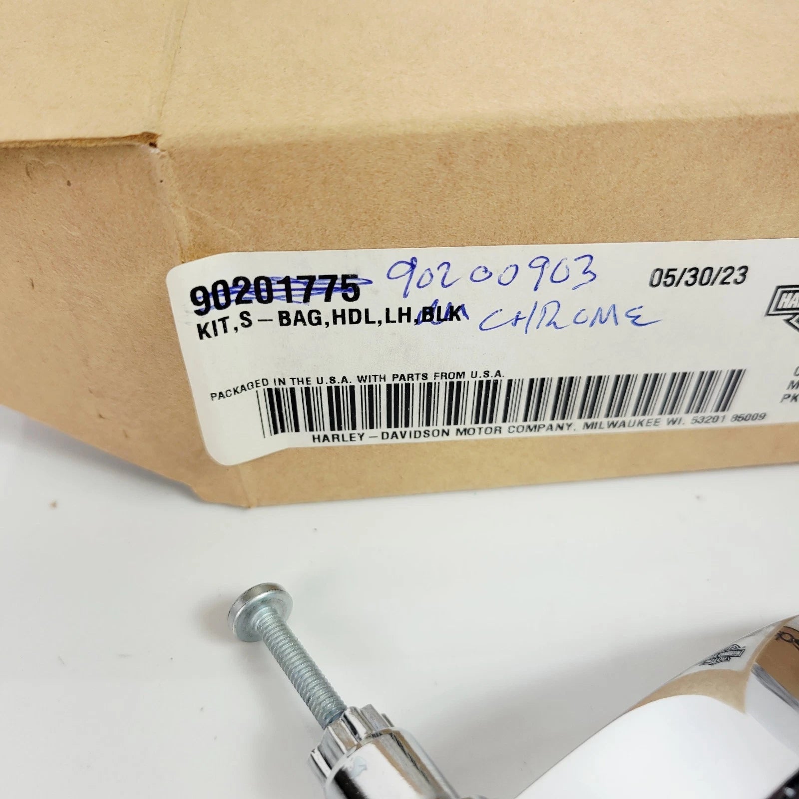 Left Saddlebag Lid Lifter Handle Chrome for Harley-Davidson (2014–2025)