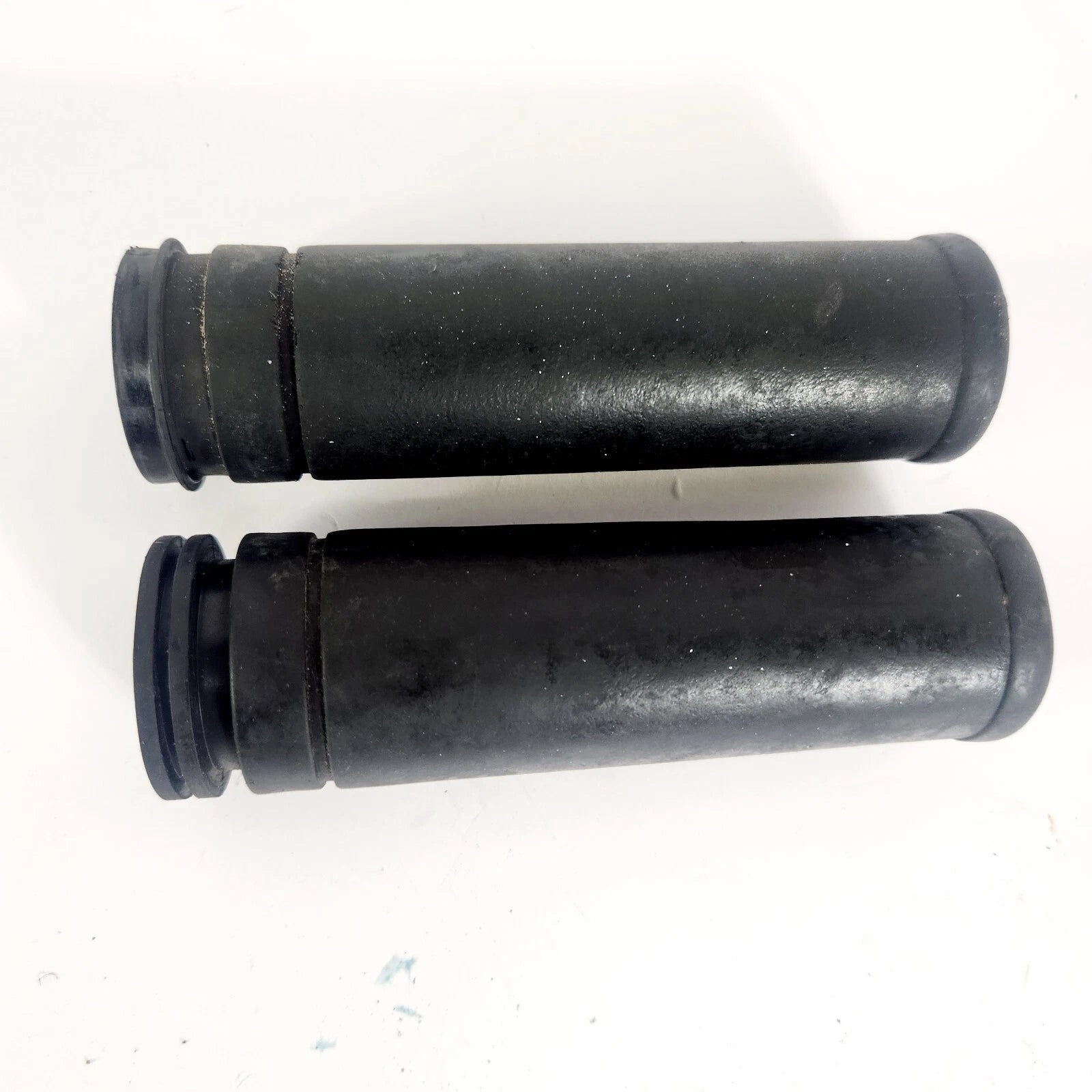 Set of 2 Rubber Grips for Harley (2008–2024) 56248-08 56304-08