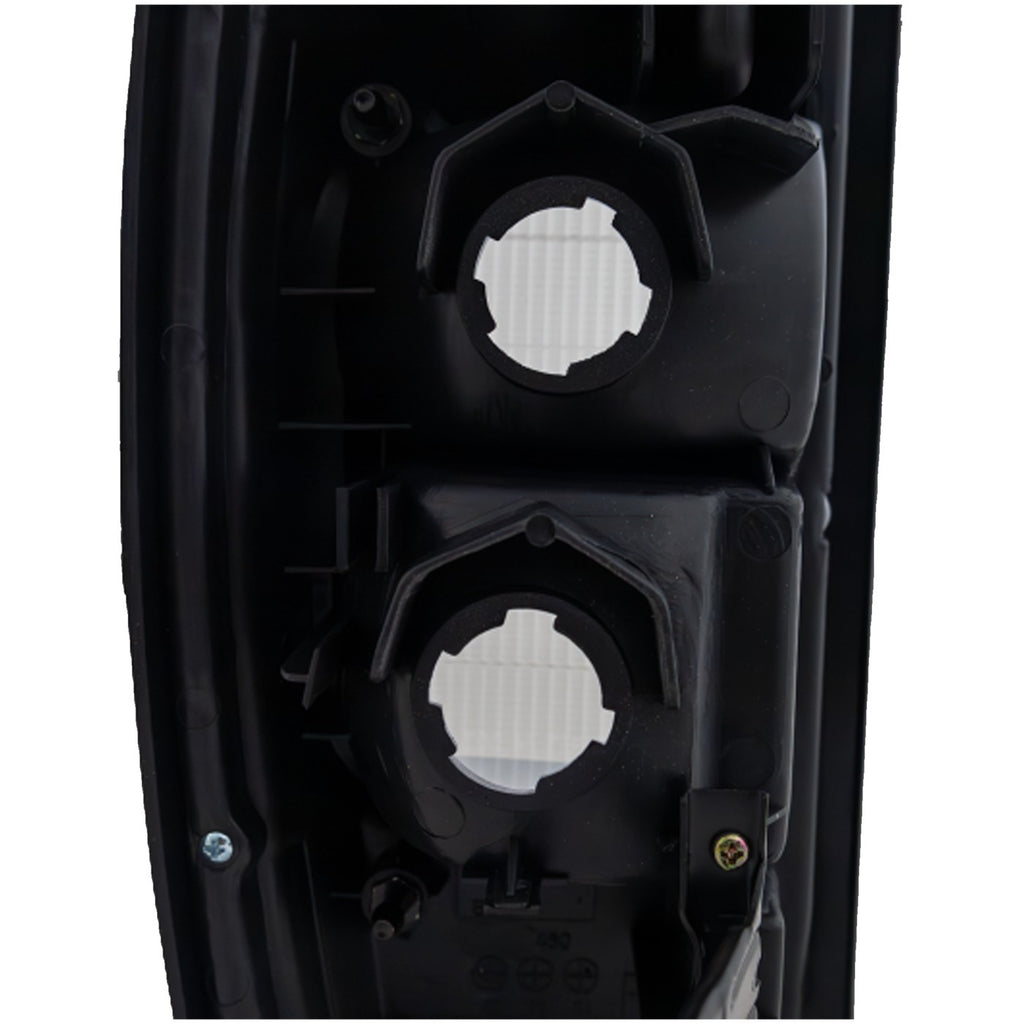 Halogen Tail Light for Nissan Frontier (1998–2000) Right Side