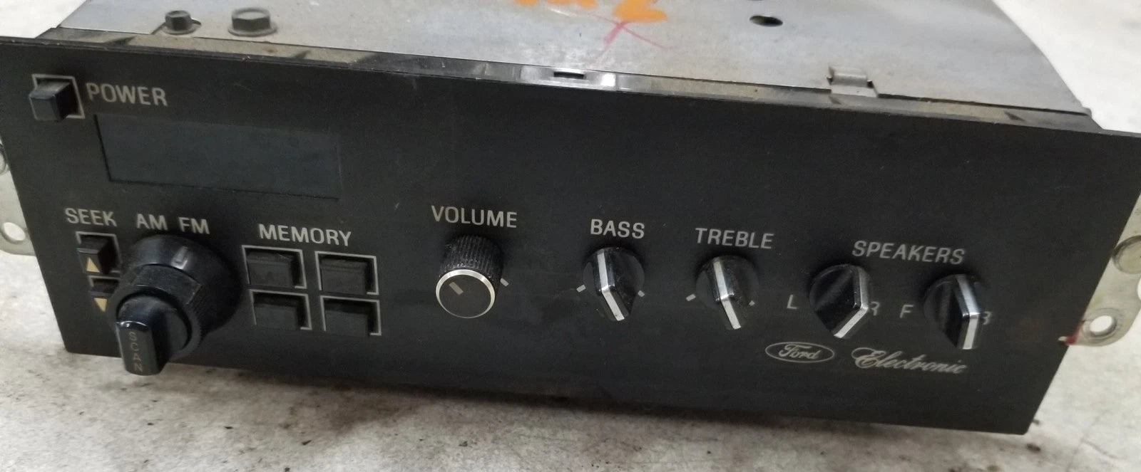 Radio AM FM for Lincoln Mark VII Town Car (1984–1987) E4VF-18B827-AB