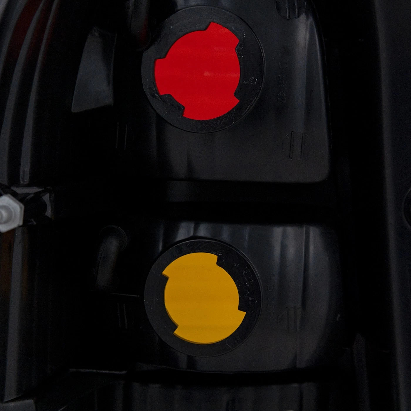 Tail Light for Ford Escape (2001-2007)
