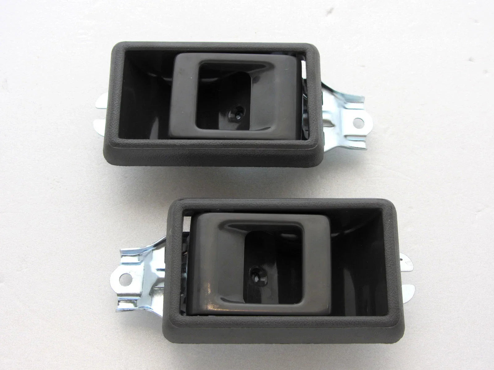 Inner Door Handles for 1983-1988 Toyota Hilux LN50 RN55 LN56 YN58R (2x)