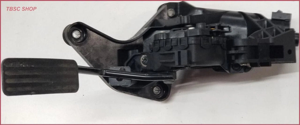 Accelerator Gas Pedal Assembly for Jaguar XJ8 XJR VDP (2004–2009)