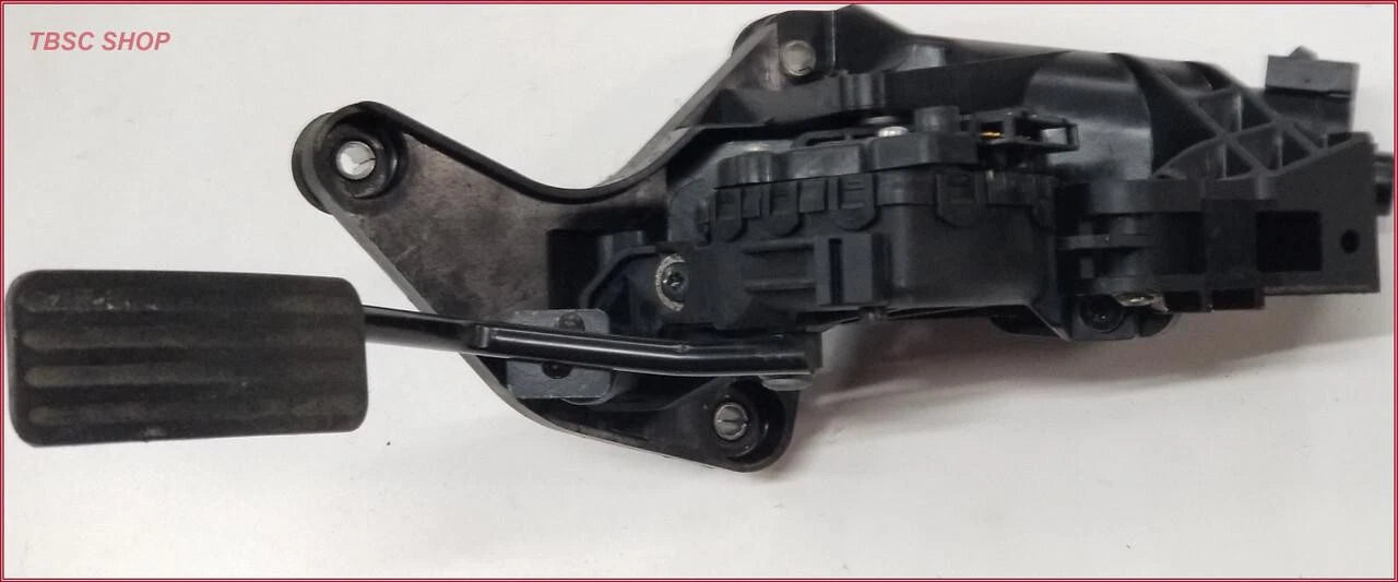 Accelerator Gas Pedal Assembly for Jaguar XJ8 XJR VDP (2004–2009)