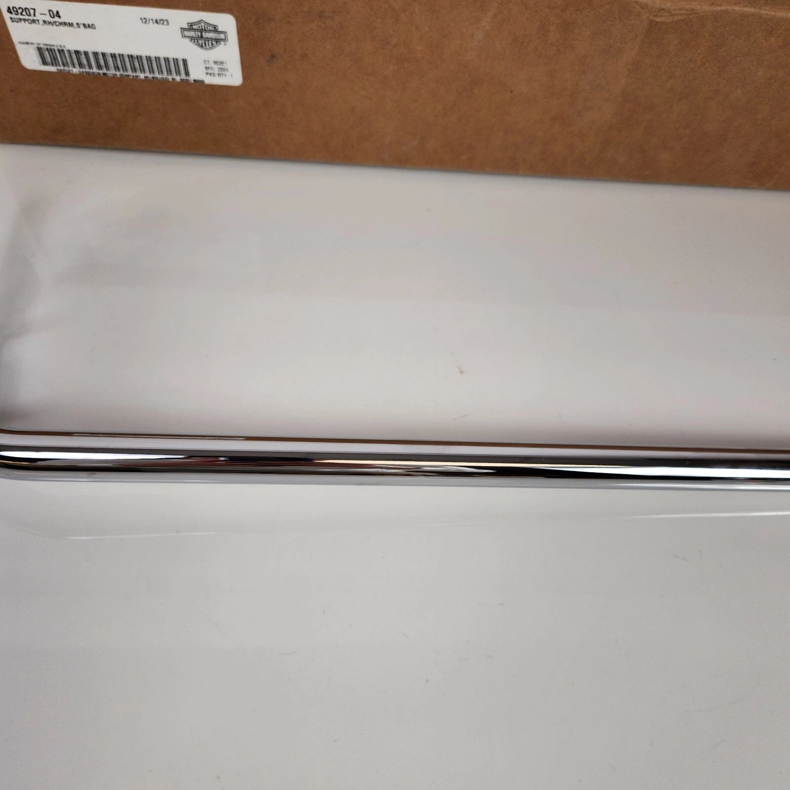 Chrome Right Saddlebag Support Bracket for Harley-Davidson Touring (1997–2008) 49207-04