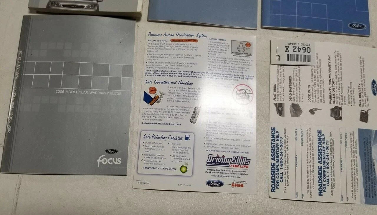 Owners Manual with Case for Ford Focus (2006) OEM