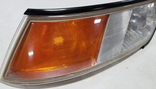 Right Passenger Turn Signal Parking Light Lamp for Mercury Grand Marquis (1998–2002)