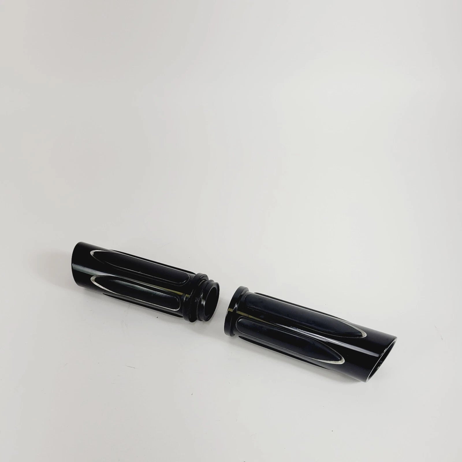1'' Black CNC Handle Bar Grips for Harley Touring (2014–2023)