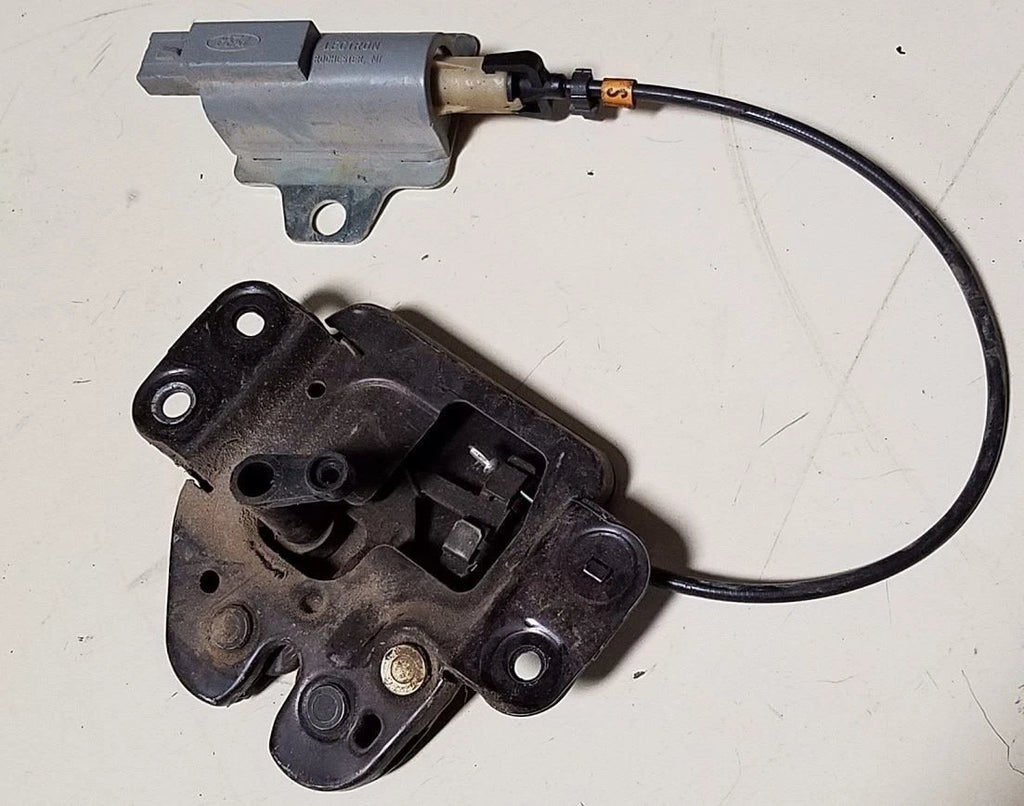 Trunk Lock Latch Assembly with Solenoid for Thunderbird Cougar (1989–1995)