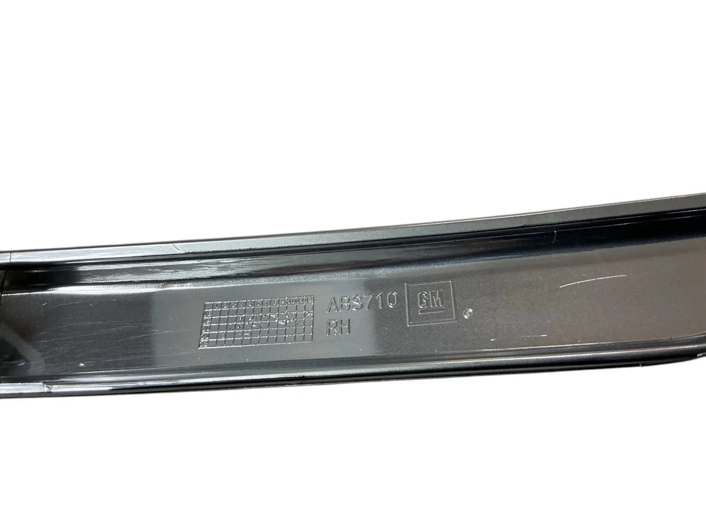 Front Right Side Bumper Molding Trim for Cadillac XT6 (2020–2025)