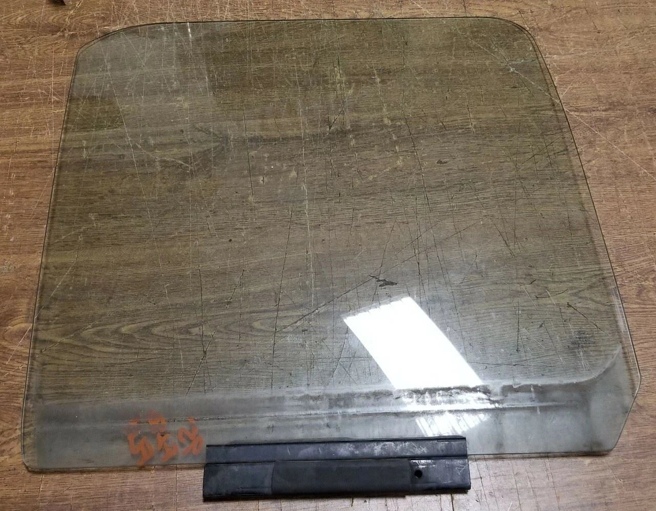 Left Driver Front Door Glass Window for Ford F150 F250 F350 Bronco (1994–1996)