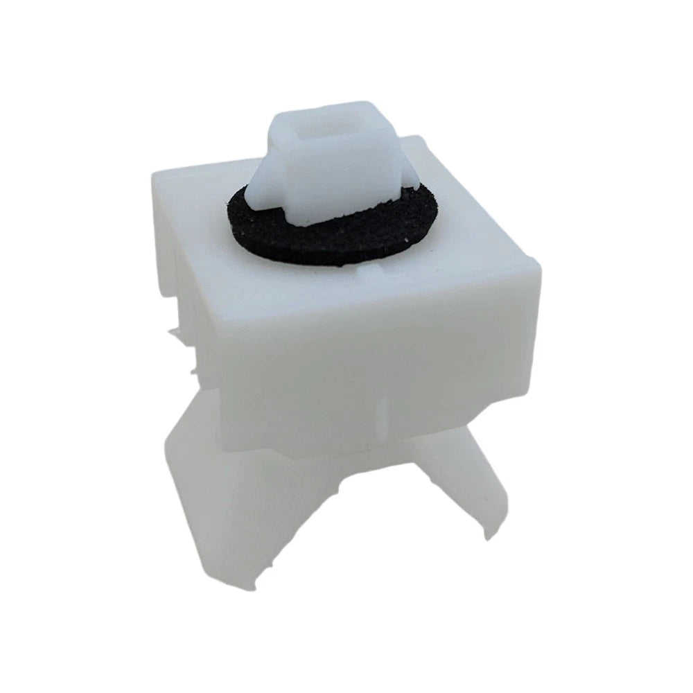 Grommet Front Panel Clip for Isuzu NPR-HD NQR NRR (2008–2023)