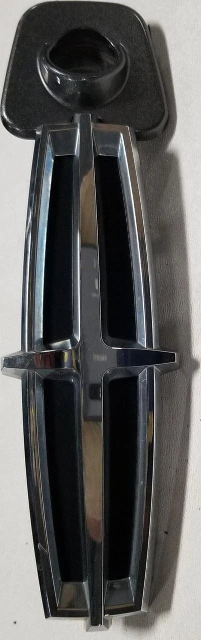Trunk Lid Emblem with Camera Bracket for Lincoln MKZ (2010–2012)