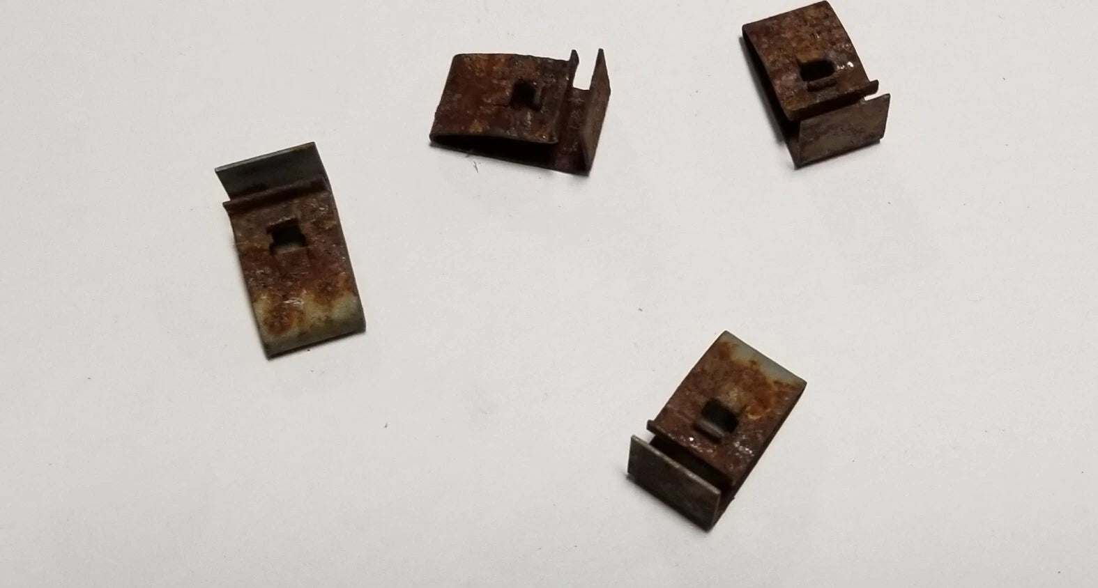 Set of 4 Front Bumper Molding Connecting Clips for Jaguar X-Type (2002–2008)