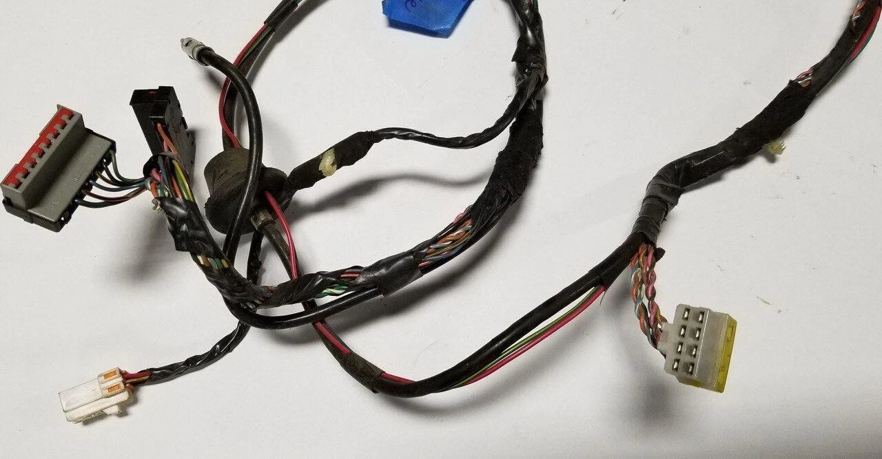 Non-Premium Sound Radio Harness with Powered Antenna for Thunderbird Cougar (1989–1993)