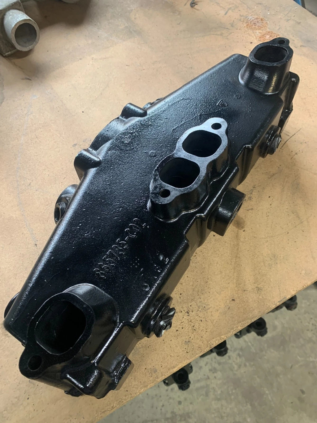 Mercruiser V8 Dry Joint Manifold 8M0185794 for Small Block (USED)