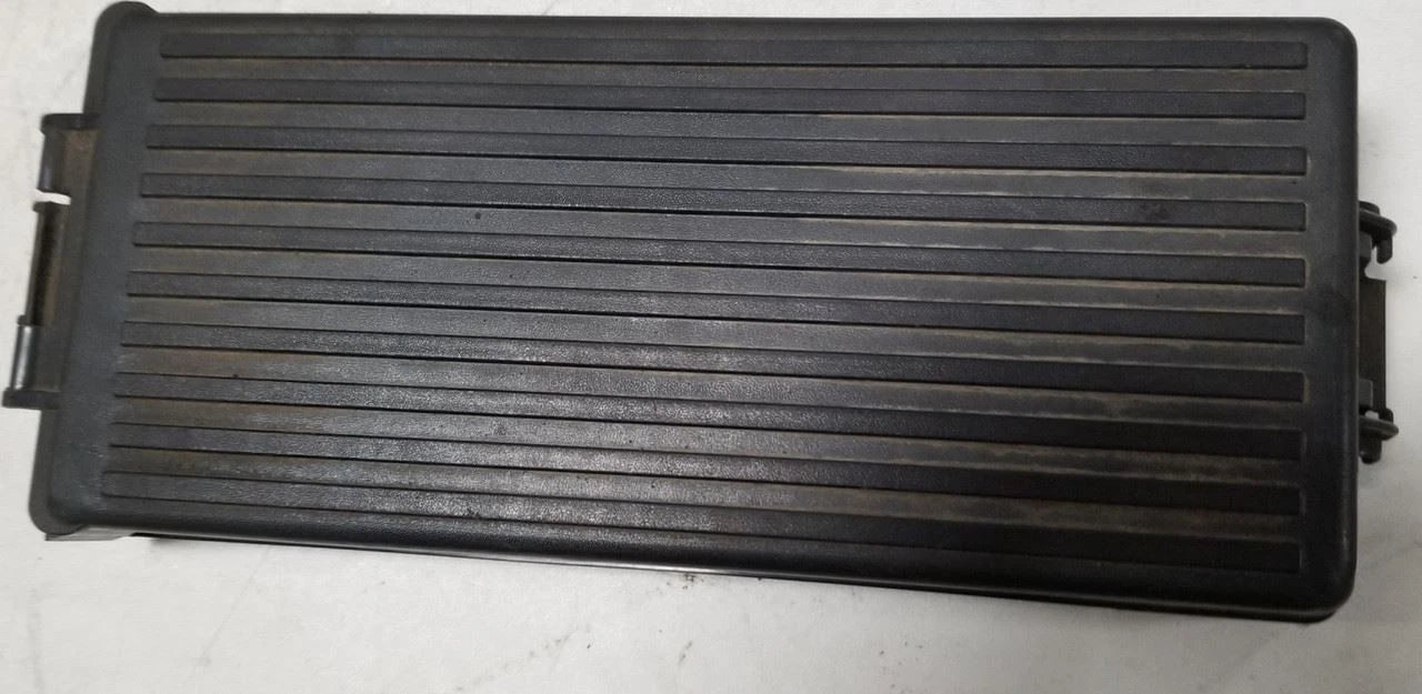Engine Bay Fuse Box Cover for Lincoln Zephyr (2006) 6H6T-14290-AC