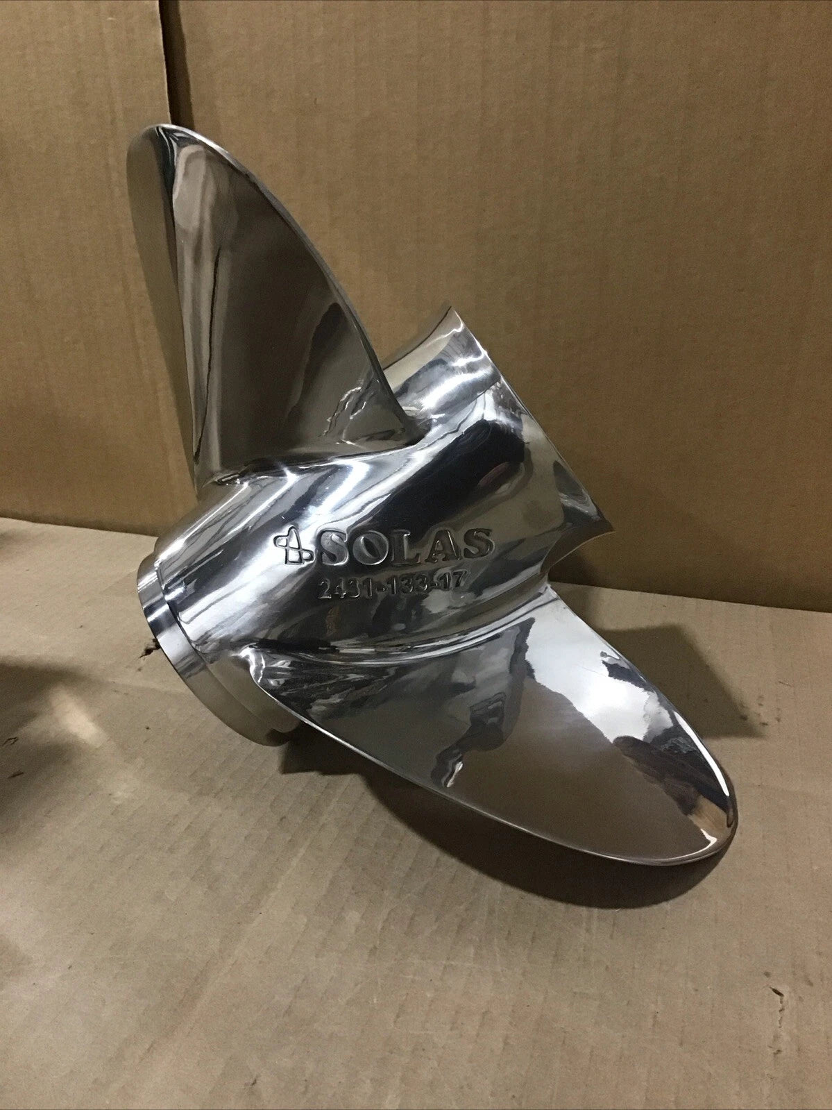 Solas Saturn 3 Blade Propeller 13.25x17P 2431-133-17 for Boat (Used)