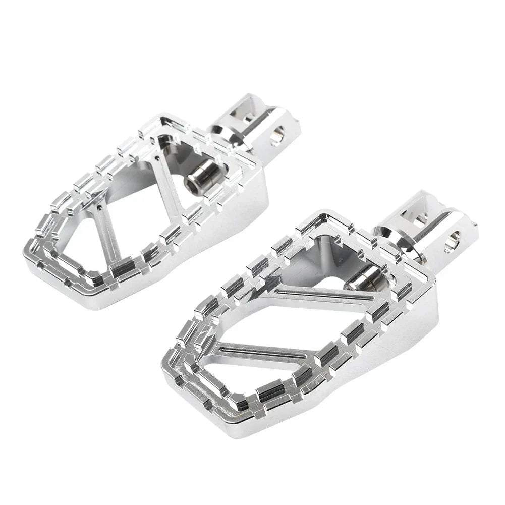 CNC Front Floorboards Foot Pegs for Harley Softail Fat Boy Low Rider (2018-2023)