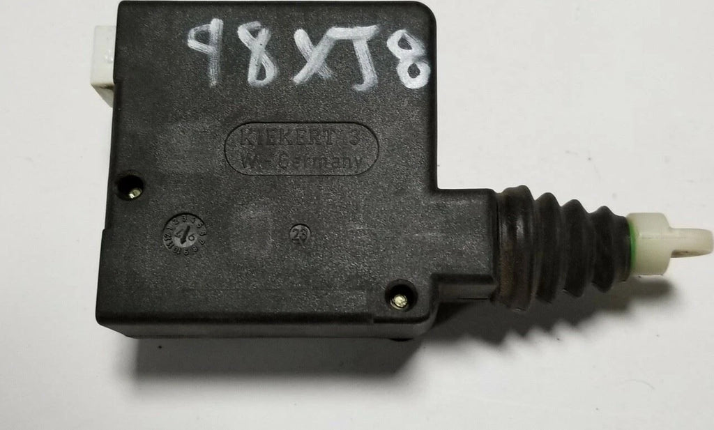 Trunk Latch Striker Lock Actuator for Jaguar XJ6 XJ8 XJR VDP (1995–2003)