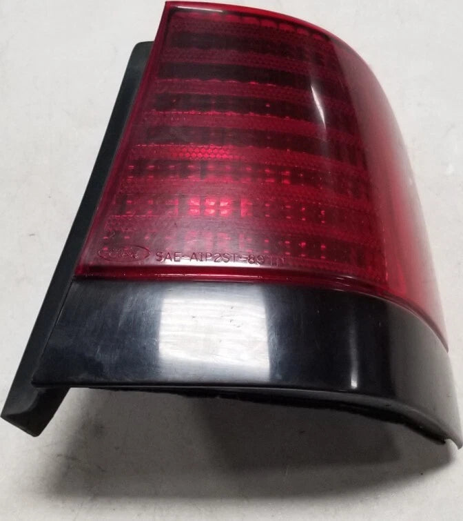 Passenger Side Corner Brake Tail Light for Ford Thunderbird (1989–1991)