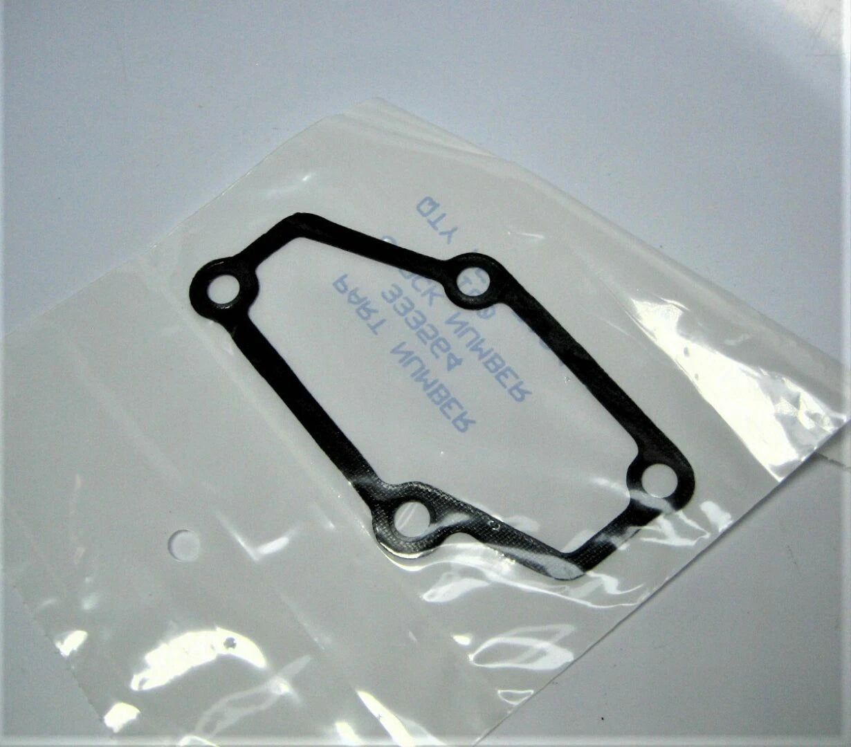 Exhaust Cover to Water Plate Gasket for Evinrude Johnson (333564)